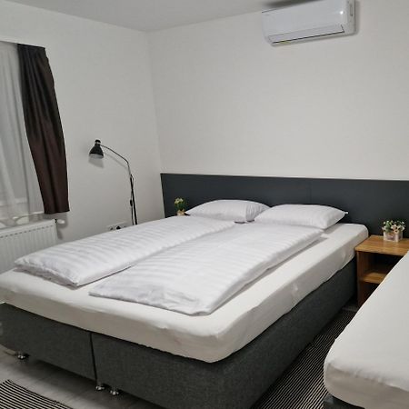 Aqfel Airport Apartment Вечийш Екстер'єр фото